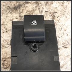 Immagine di Comandi Alzavetri Anteriore Destro OPEL Astra J SW 13301886