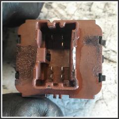 Immagine di Comandi Alzavetri Anteriore Sinistro DACIA Sandero III 254113300R
