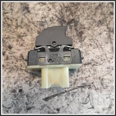 Immagine di Comandi Alzavetri Anteriore Destro DACIA Sandero III 254118439R