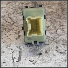Immagine di Comandi Alzavetri Posteriore Destro DACIA Sandero III 254118439R