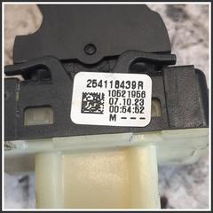 Immagine di Comandi Alzavetri Posteriore Destro DACIA Sandero III 254118439R