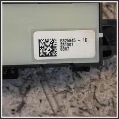 Immagine di Comandi Multifunzionali Anteriore Centrale DACIA Sandero III 283E83210R
