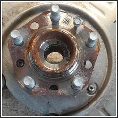Immagine di Fusello Mozzo Posteriore Destro TESLA MODEL Y 118841600F