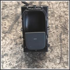 Immagine di Comandi Alzavetri Anteriore Destro TESLA MODEL Y 108103802G