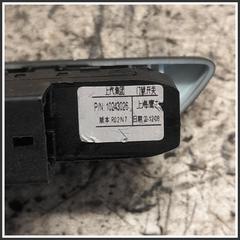 Immagine di Pulsante Chiusura Centralizzata Anteriore Sinistro MG ZS II 10243026