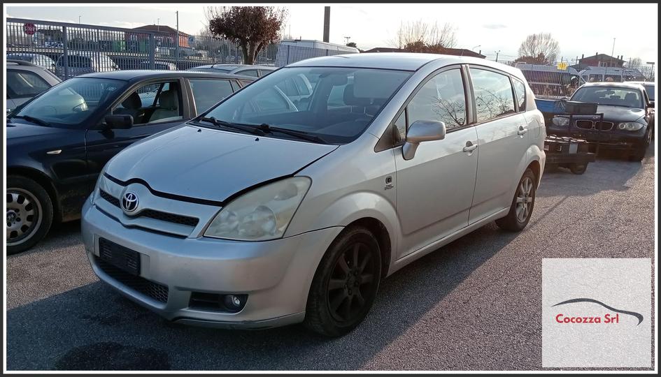 Immagine di TOYOTA Corolla Verso II 2.0 D4d, 16v. CUR10 1CDFTV 85Kw Multispace, 5 p. 2004-02 - 2005-08